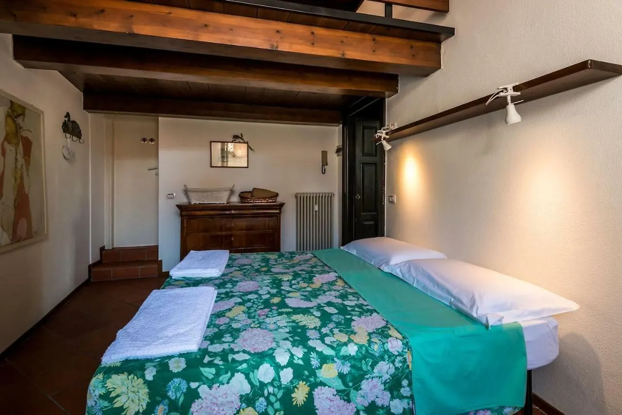 Splendida Vista Lago Casa Vacanza Via Curie Moltrasio 0*,  Italy