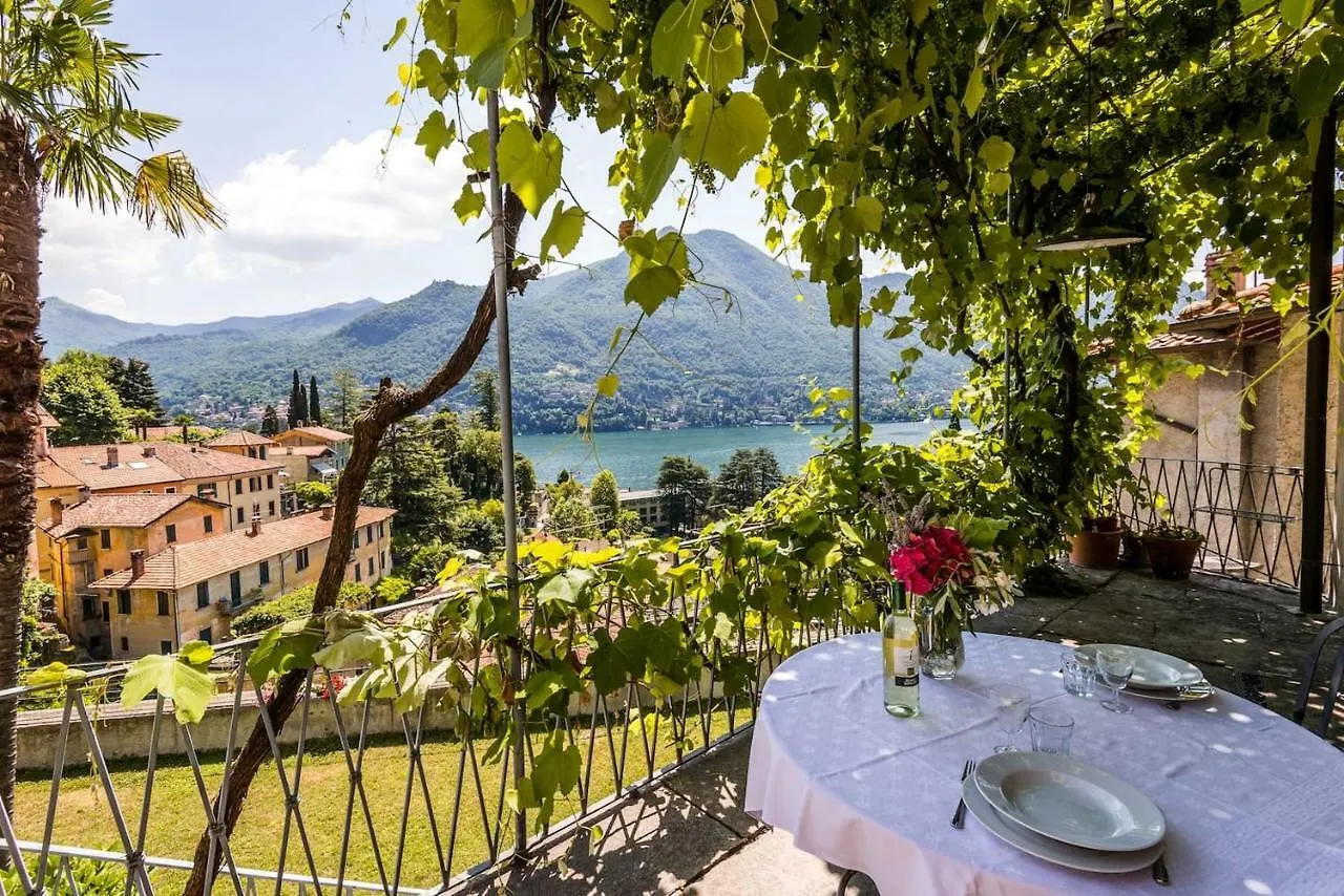 Apartment Splendida Vista Lago Casa Vacanza Via Curie Moltrasio