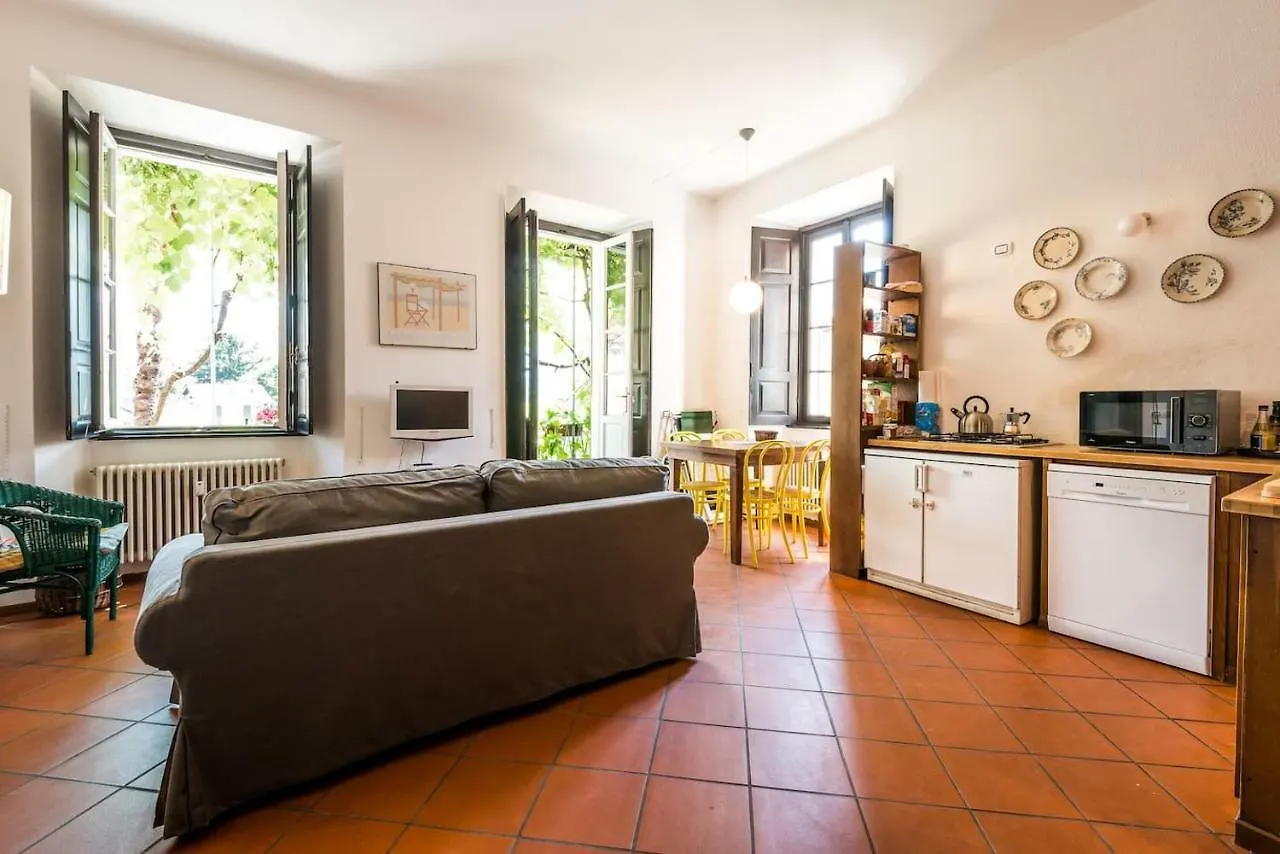 Splendida Vista Lago Casa Vacanza Via Curie Moltrasio 0*,